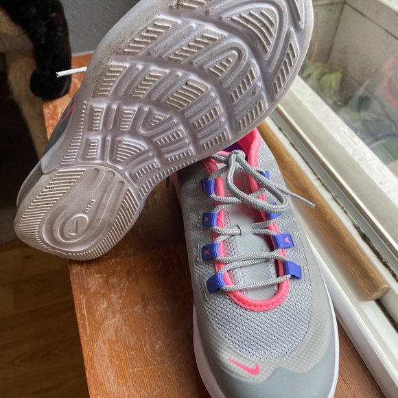 Girls Nike 3 - Picture 2 of 3